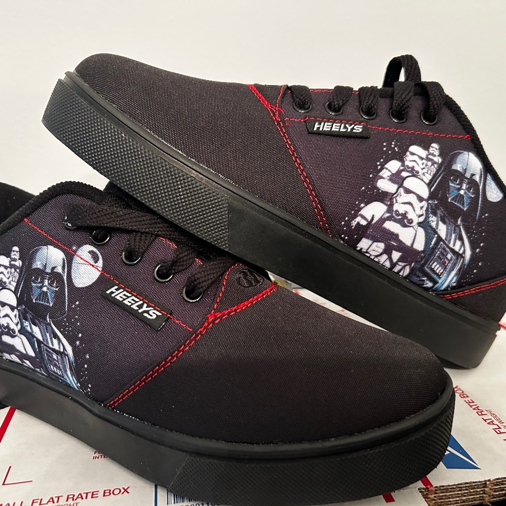 NIB Star Wars Heeley's SZ US 7